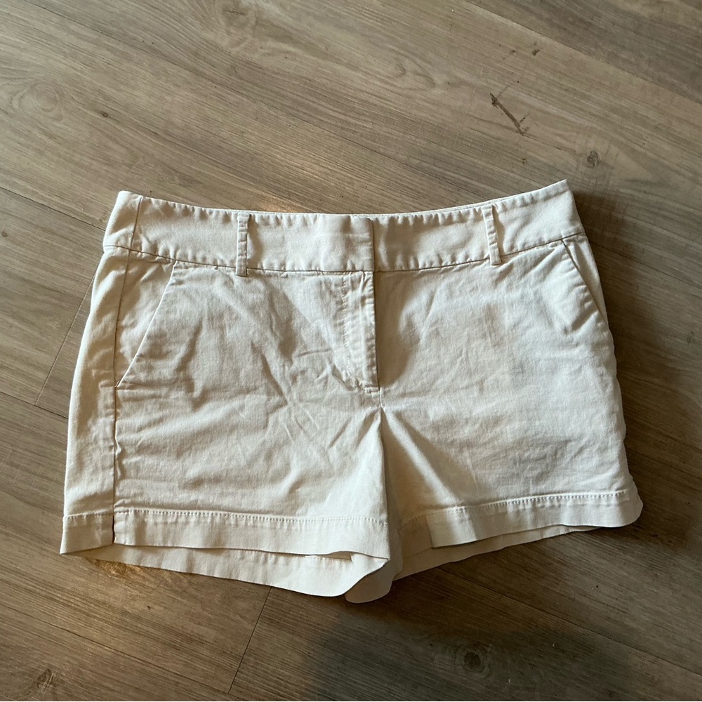 LOFT Women's Khaki Cream Shorts